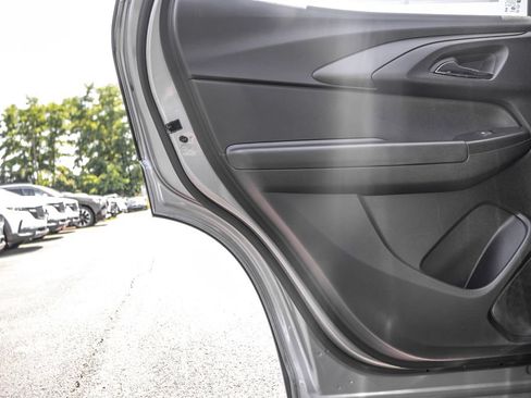 Used 2023 Chevrolet TrailBlazer LT FWD image 29