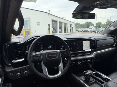 Used 2025 GMC Sierra 1500 SLT w/ SLT Premium Plus Package AWD/4WD image 17