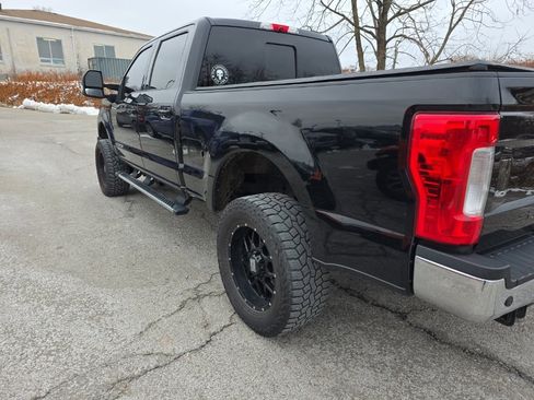 Used 2017 Ford F250 Lariat w/ Lariat Value Package image 3