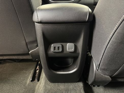 Used 2018 Chevrolet Colorado LT image 18