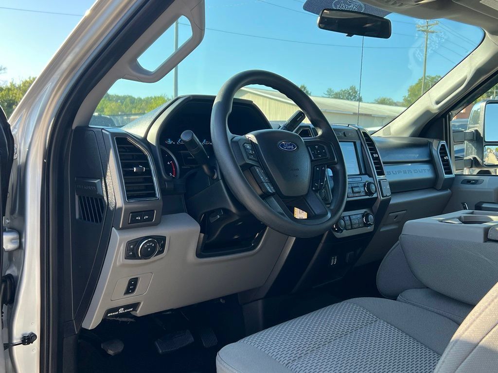 Used 2019 Ford F250 XLT w/ XLT Premium Package AWD/4WD image 12