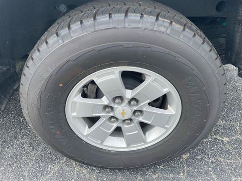 Used 2018 Chevrolet Colorado W/T w/ WT Convenience Package RWD image 9