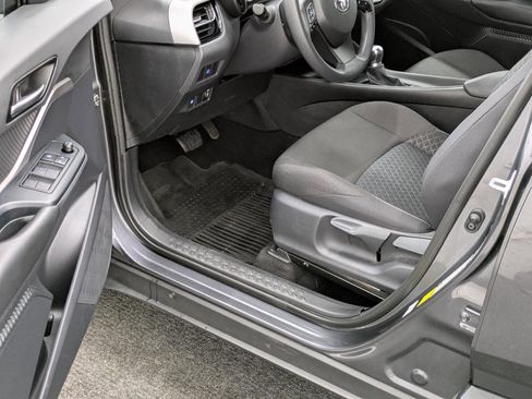 Used 2020 Toyota C-HR LE image 22