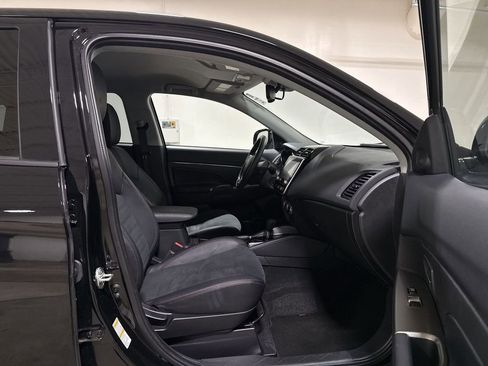 Used 2025 Mitsubishi Outlander Sport ES AWD/4WD image 21