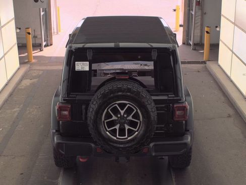 Used 2025 Jeep Wrangler Unlimited Rubicon AWD/4WD image 3