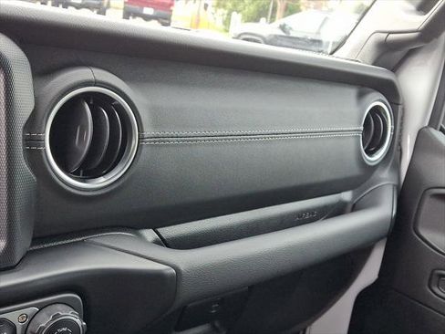 Certified 2022 Jeep Wrangler Unlimited Sahara w/ LED Lighting Group image 31