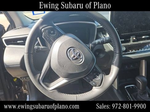 Used 2024 Toyota Corolla Cross XLE w/ Convenience Package FWD image 6