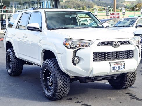 Used 2019 Toyota 4Runner SR5 image 17