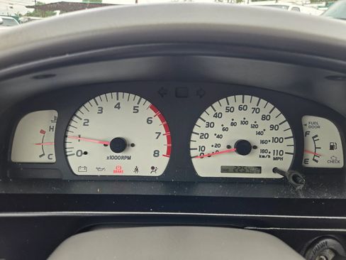 Used 2001 Toyota Tacoma S-Runner image 18