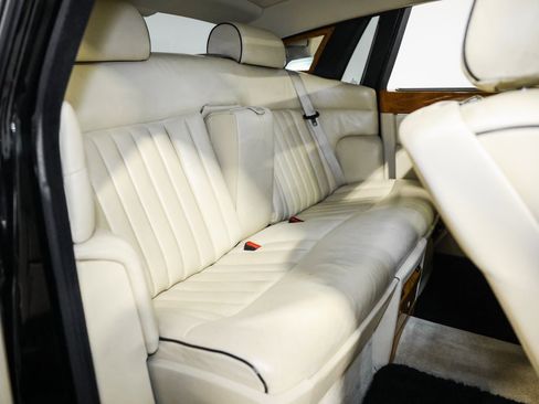 Used 2006 Rolls-Royce Phantom Sedan image 26