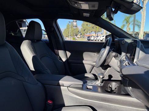 Used 2024 Lexus UX 250h image 19
