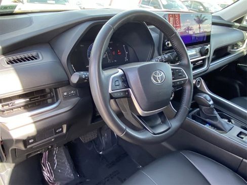 Certified 2025 Toyota Grand Highlander XLE image 20