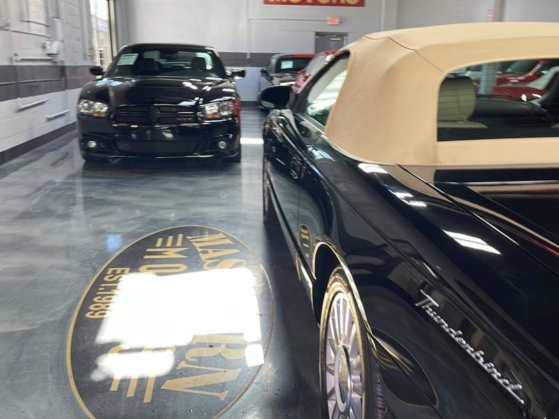 Used 2005 Ford Thunderbird RWD image 15