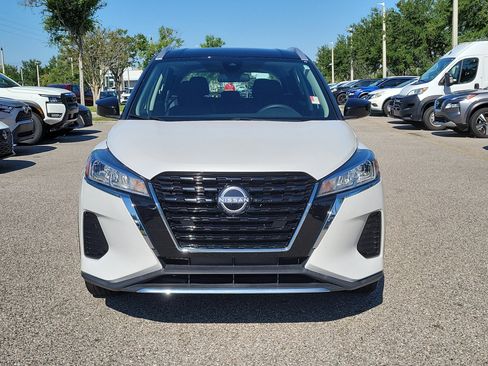 Certified 2023 Nissan Kicks SV FWD image 2