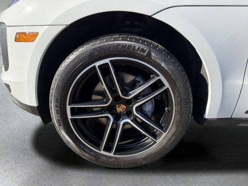 Used 2020 Porsche Macan image 18