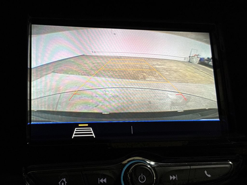 Used 2022 Buick Encore Preferred w/ Safety Package FWD image 15