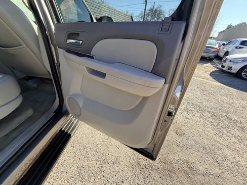 Used 2007 Chevrolet Suburban LT w/ LT Preferred Equipment Group image 57