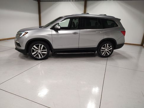 Used 2016 Honda Pilot Elite image 4