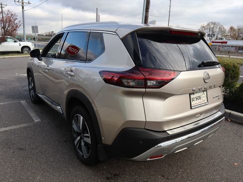 Certified 2022 Nissan Rogue Platinum w/ Head-Up Display Package AWD/4WD image 8