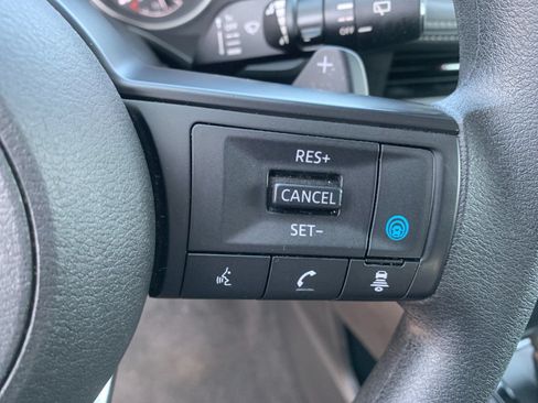Used 2024 Nissan Rogue SV FWD image 30