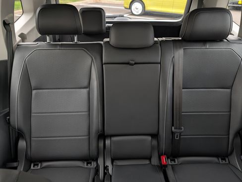 Used 2021 Volkswagen Tiguan SEL w/ 3-Row Tiguan MDO Package AWD/4WD image 13
