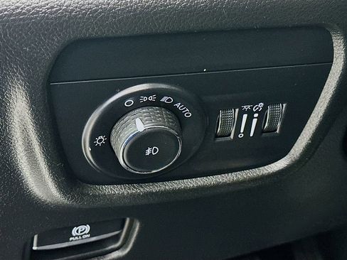 Certified 2024 Jeep Grand Cherokee L Limited w/ Luxury Tech Group II image 18