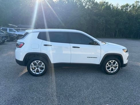 Used 2025 Jeep Compass Sport AWD/4WD image 8