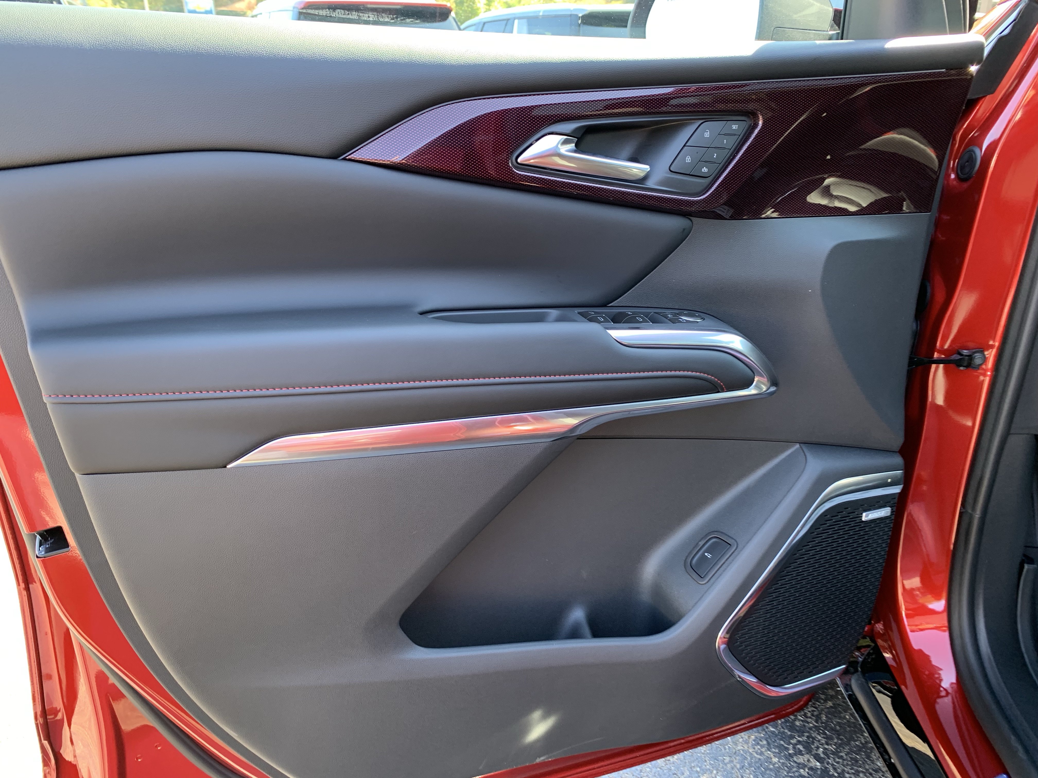 New 2027 Chevrolet Traverse RS w/ LPO, Floor Liner Package AWD/4WD image 6