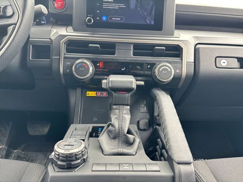 Used 2025 Toyota 4Runner SR5 image 18