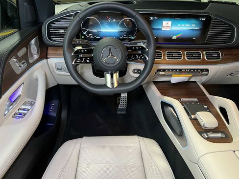 New 2026 Mercedes-Benz GLS 580 4MATIC image 45