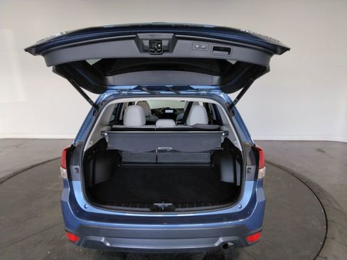 Used 2023 Subaru Forester Premium image 9