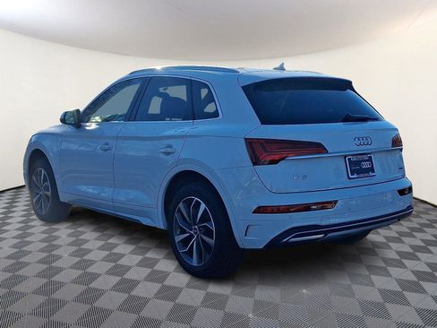 Used 2021 Audi Q5 Premium w/ Convenience Package image 4