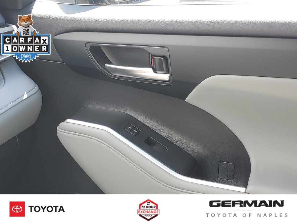 Used 2023 Toyota Highlander XLE FWD image 29