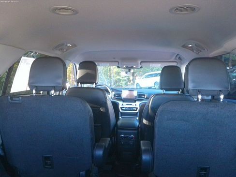 Used 2023 Ford Explorer XLT w/ Equipment Group 202A image 21