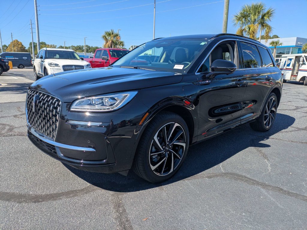 Used 2025 Lincoln Corsair Grand Touring w/ Equipment Group 301A AWD/4WD image 9