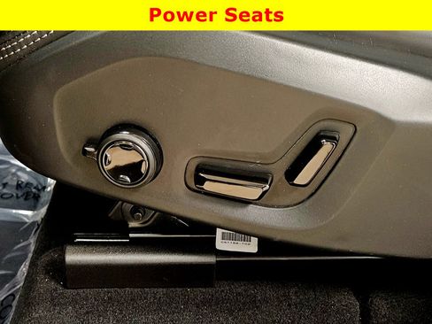 Used 2025 Volvo XC60 T8 Ultra w/ Protection Package Premier image 34