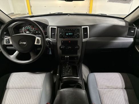 Used 2010 Jeep Grand Cherokee Laredo AWD/4WD image 10