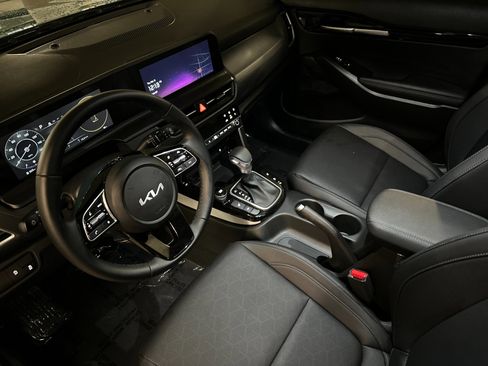 Certified 2026 Kia Seltos EX w/ EX Sunroof Package image 12