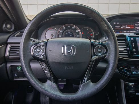 Used 2017 Honda Accord EX image 30