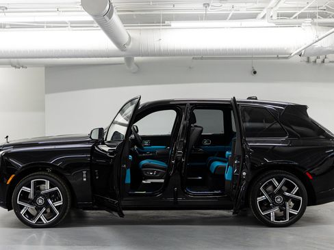 New 2026 Rolls-Royce Cullinan Black Badge image 10