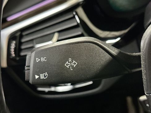 Used 2020 BMW M550i xDrive image 30