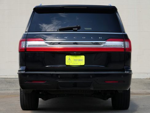 Used 2021 Lincoln Navigator L Reserve AWD/4WD image 9