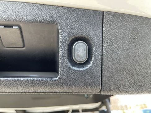 Used 2015 GMC Yukon XL SLT image 13