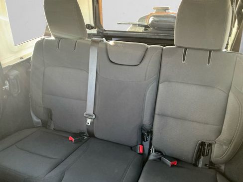 Used 2023 Jeep Wrangler Sahara image 13