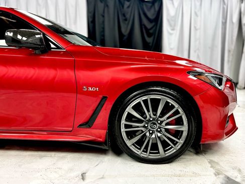 Used 2017 INFINITI Q60 Red Sport 400 image 12