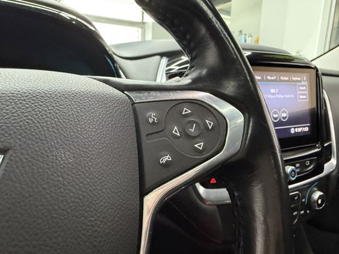 Used 2020 Chevrolet Traverse LT image 15