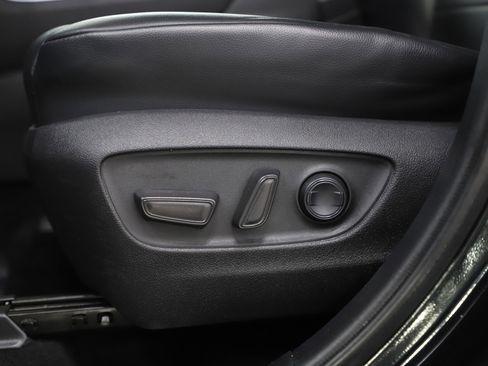 Used 2022 Toyota Highlander XLE image 31