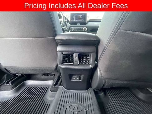 Used 2024 Toyota RAV4 XLE AWD/4WD image 17