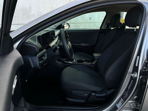 Used 2025 Kia K4 LXS image 9