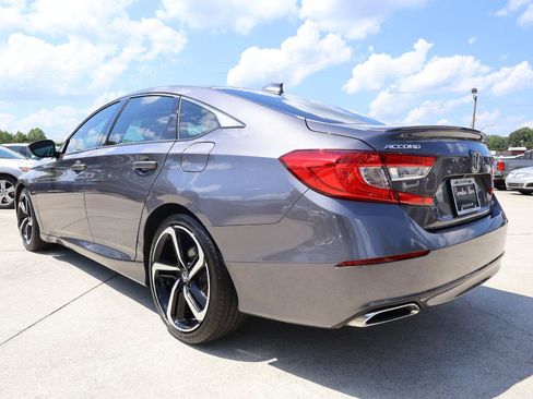 Used 2018 Honda Accord Sport image 4